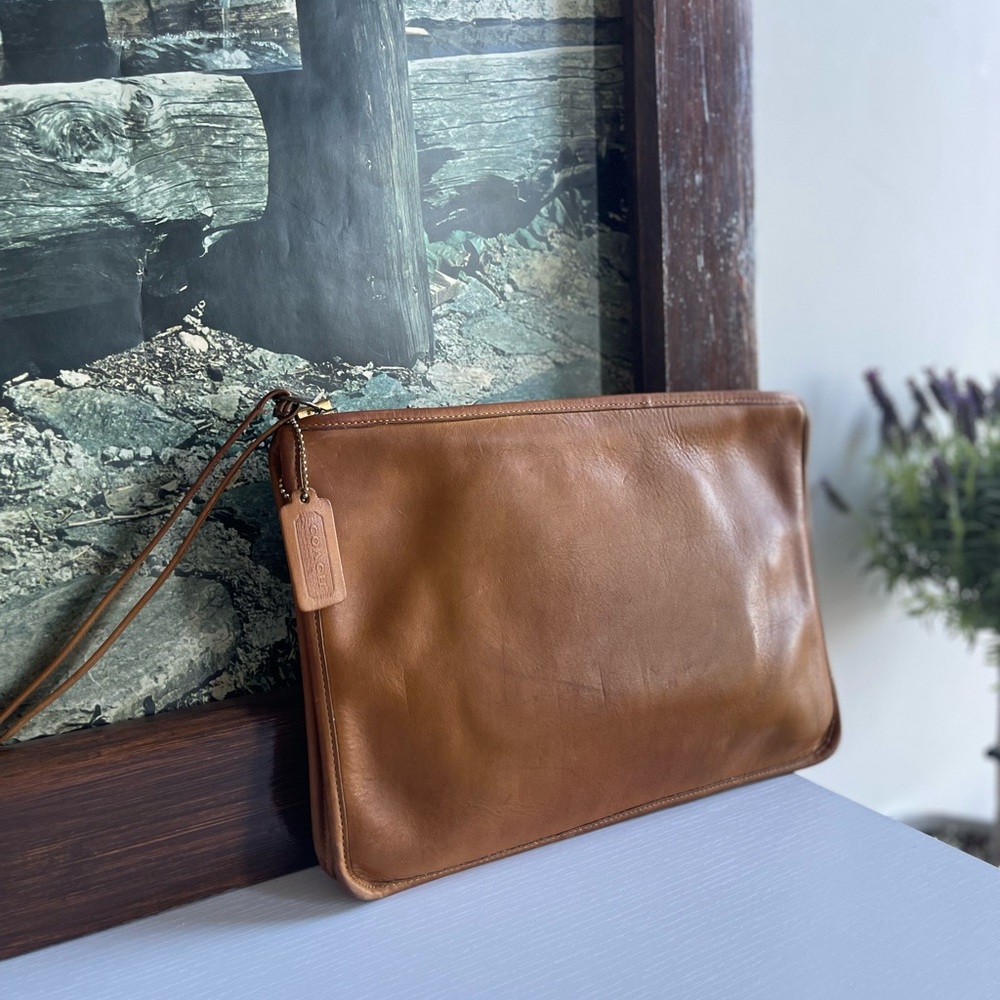 Rare 1970s Coach camel tan leather clutch wristlet slim portfolio pouch vintage
